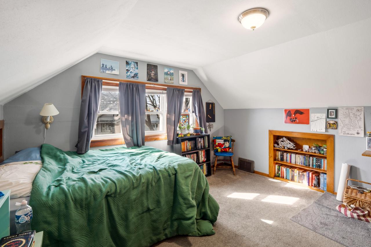 2222 S 72nd STREET
