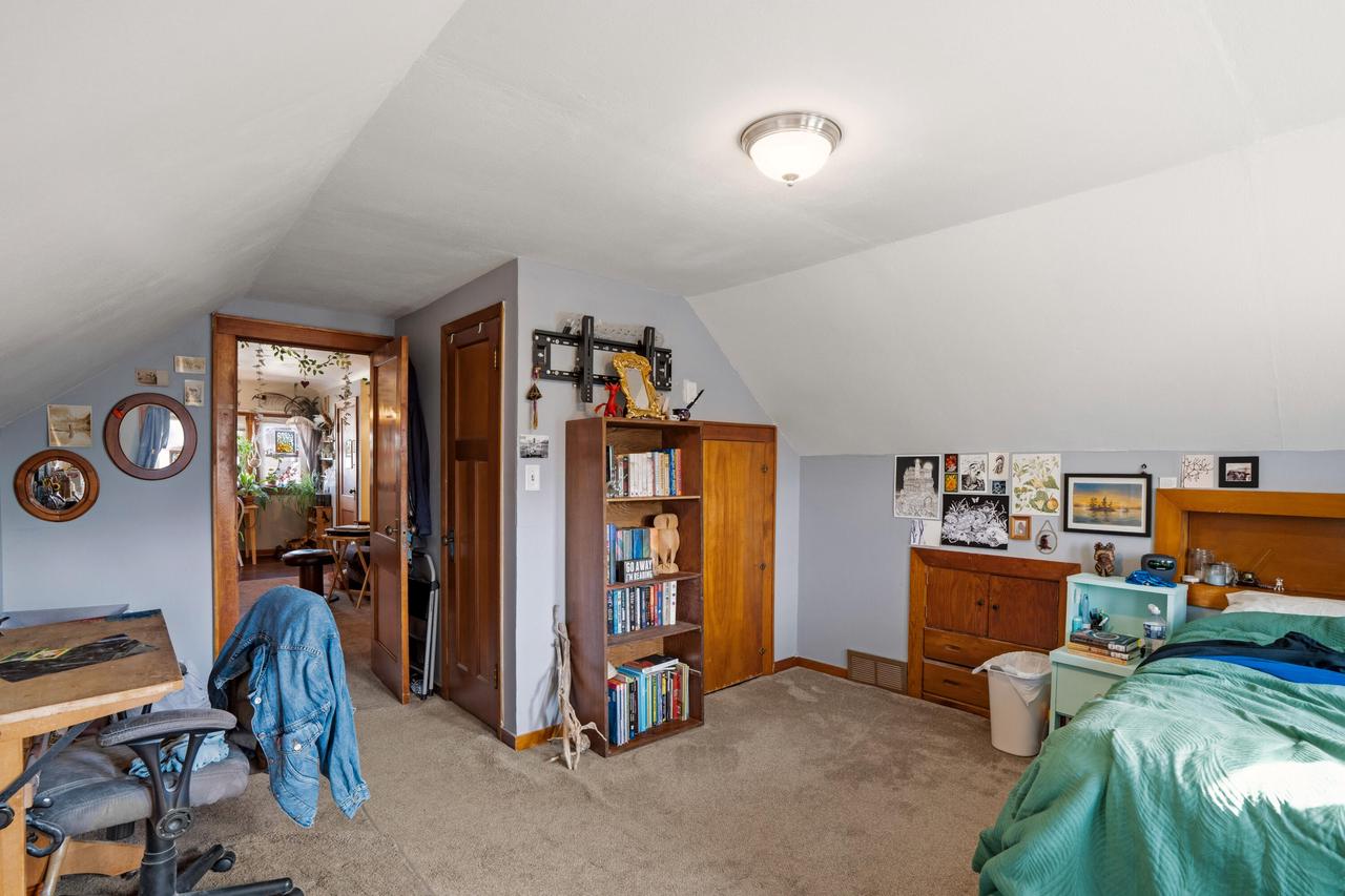 2222 S 72nd STREET