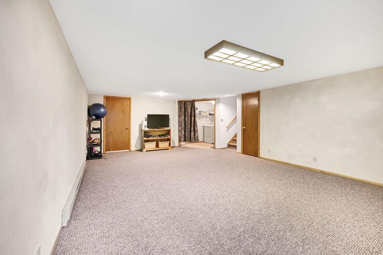 16285 West Mayflower DRIVE