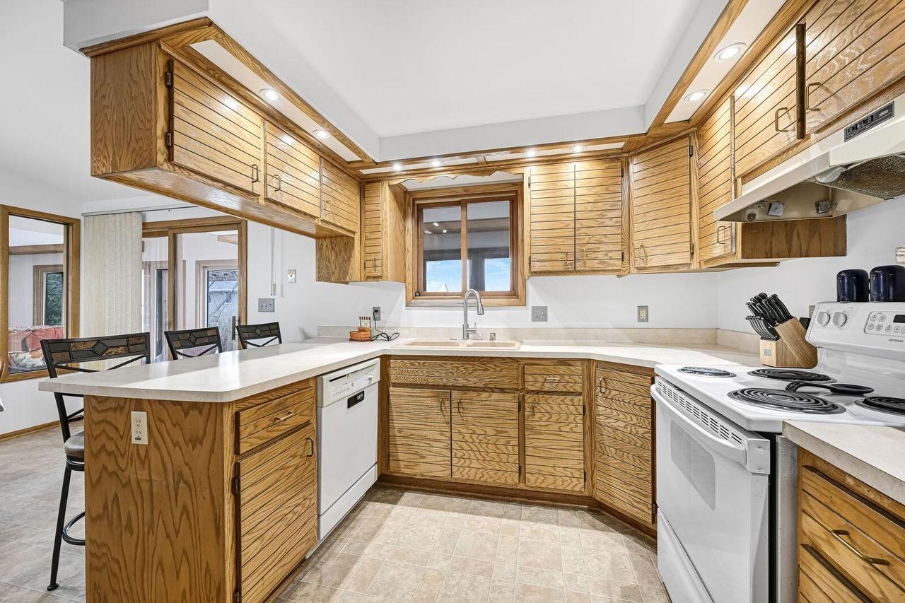 16285 West Mayflower DRIVE