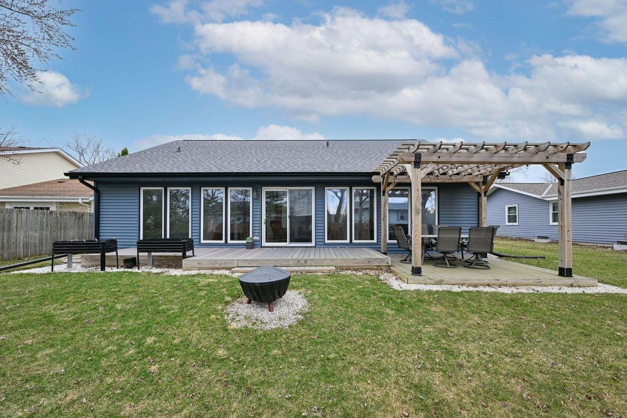 16285 West Mayflower DRIVE