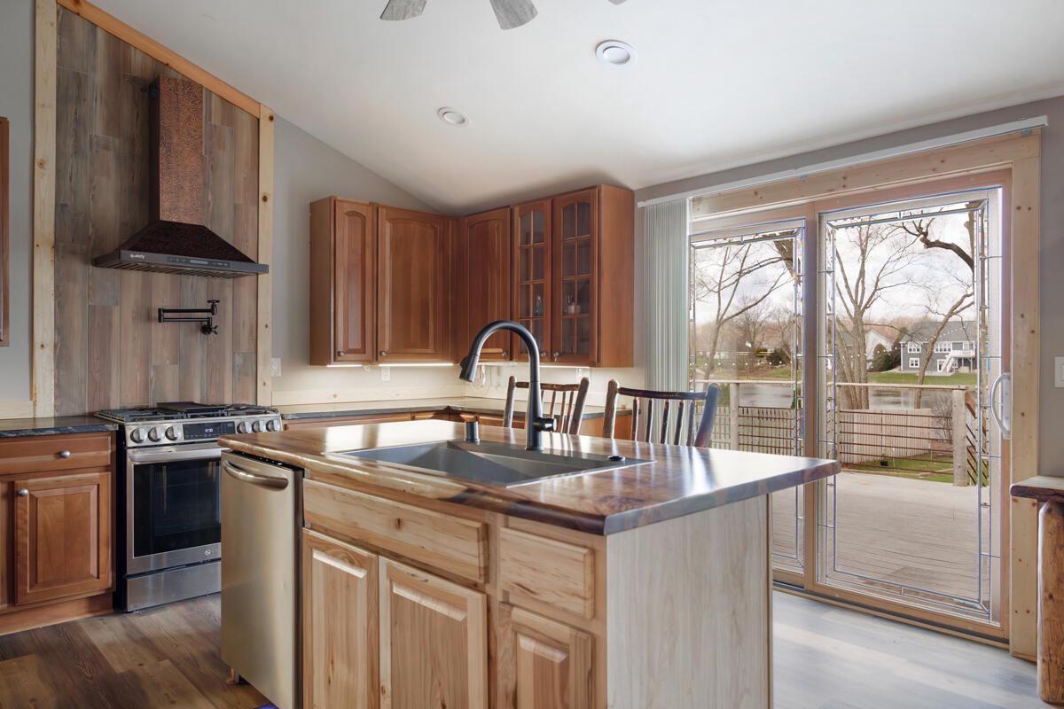 2530 North River ROAD