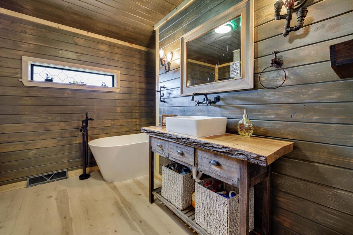 2530 North River ROAD