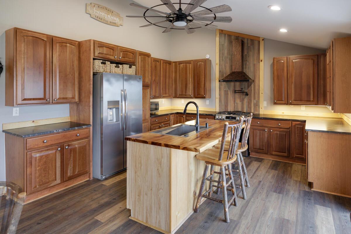 2530 North River ROAD