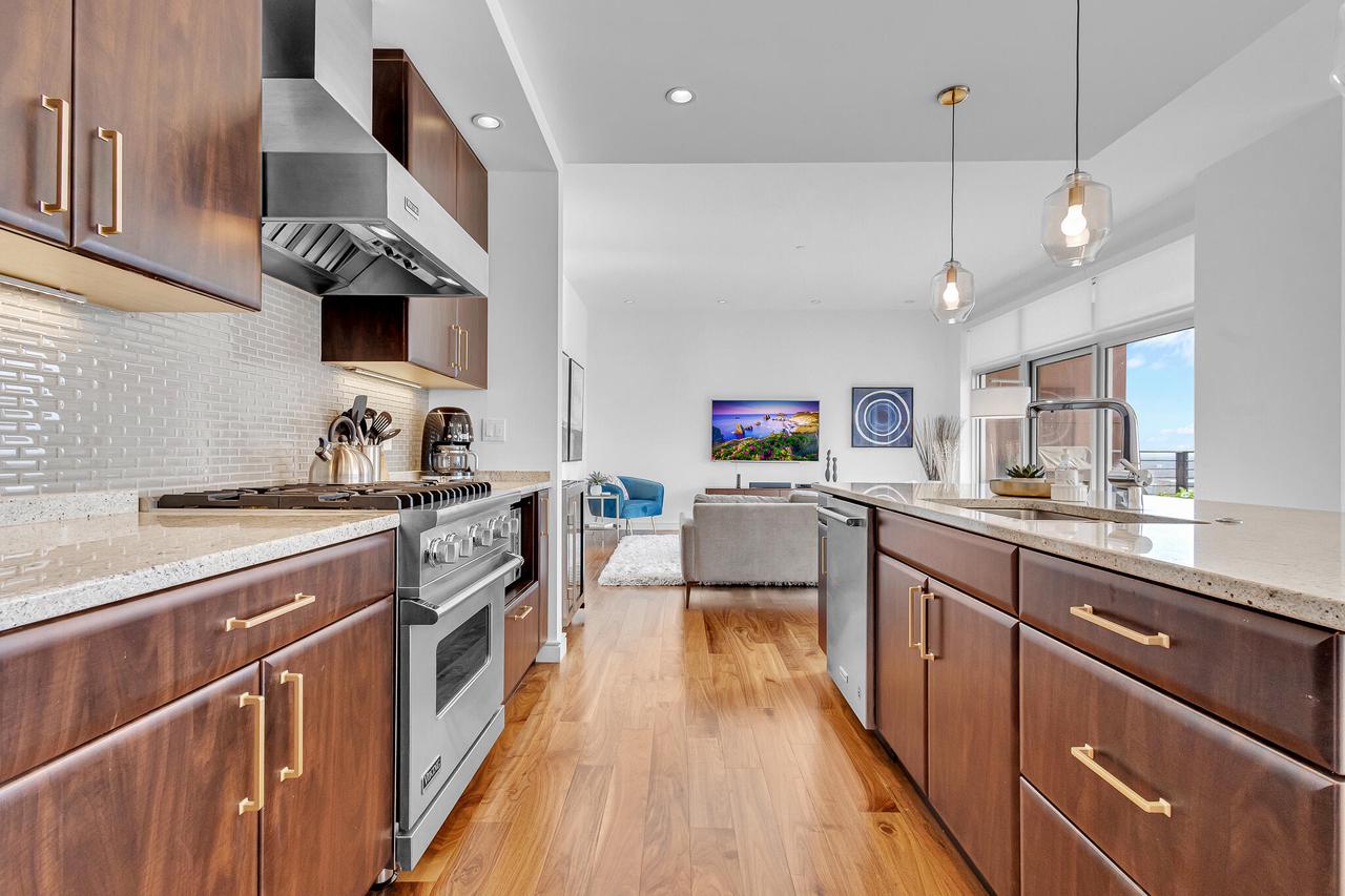 106 West Seeboth STREET 1203