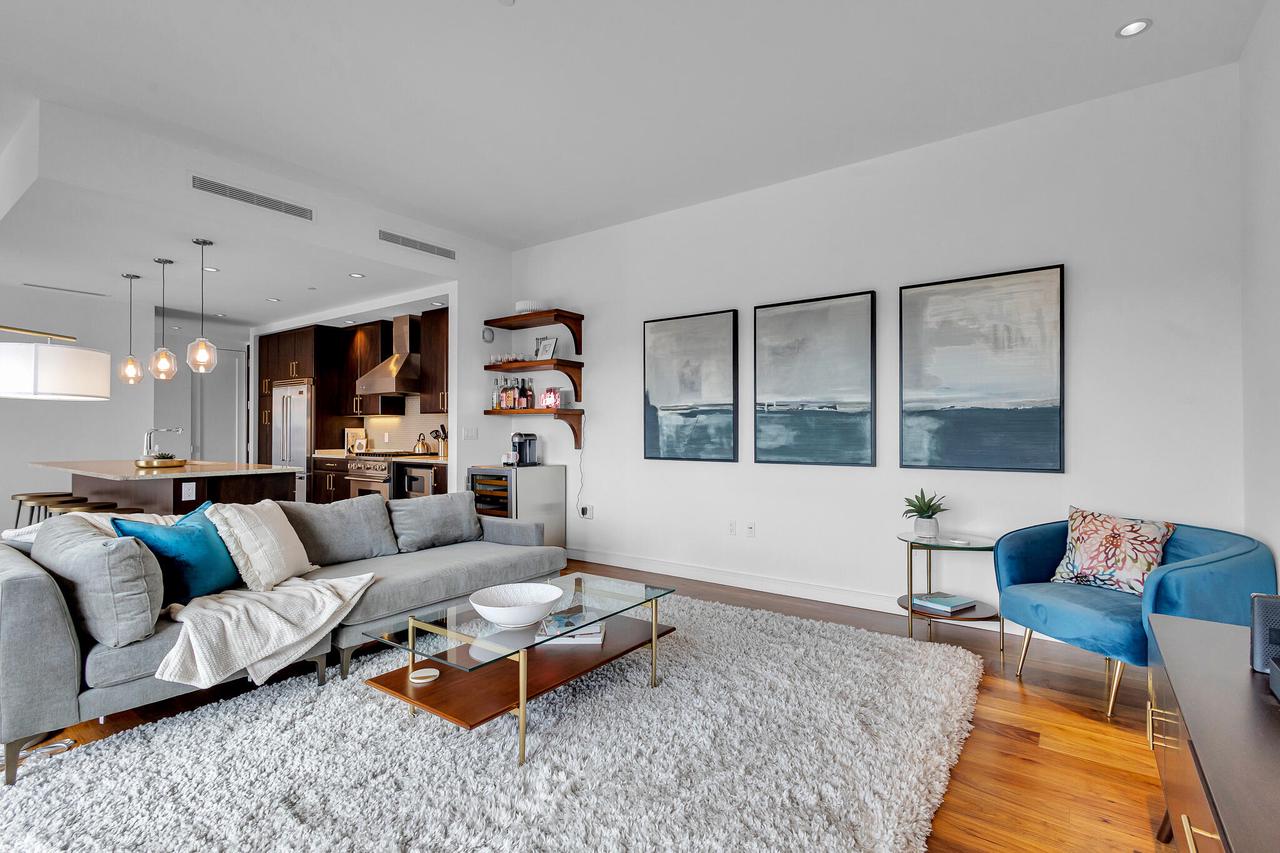 106 West Seeboth STREET 1203
