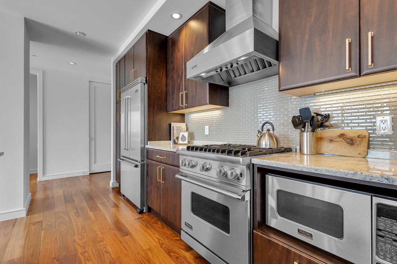 106 West Seeboth STREET 1203