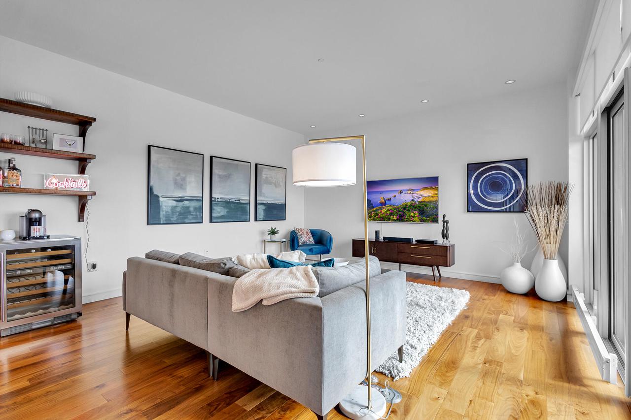 106 West Seeboth STREET 1203