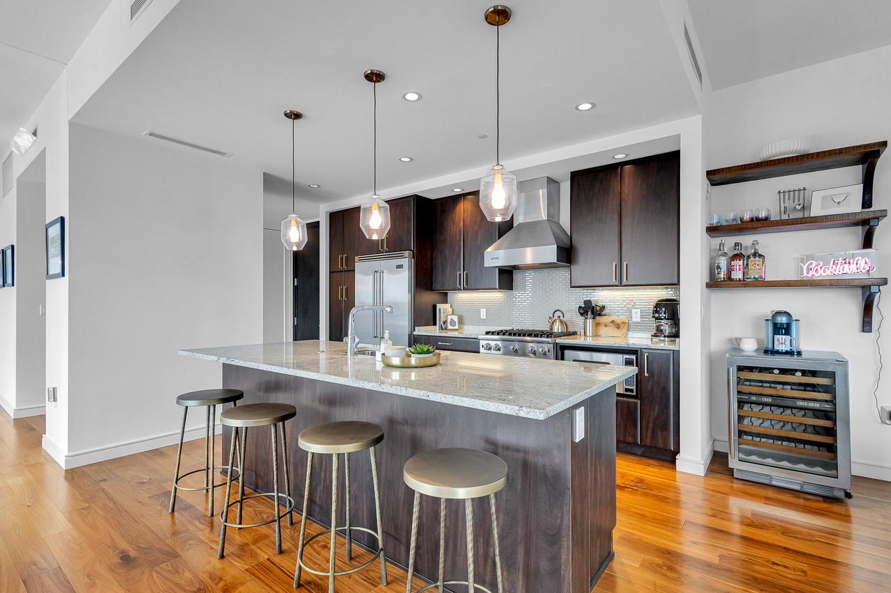 106 West Seeboth STREET 1203