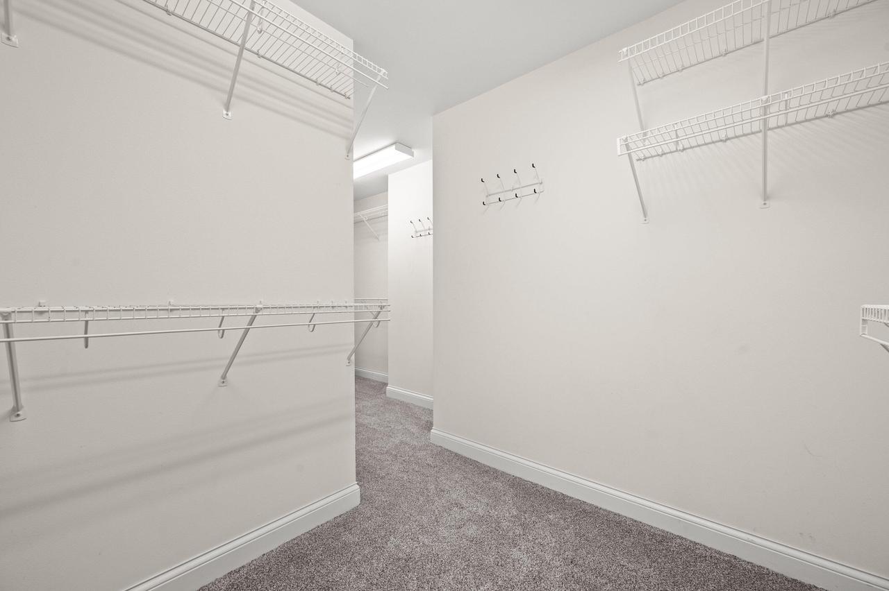 1920 North Farwell AVENUE 203