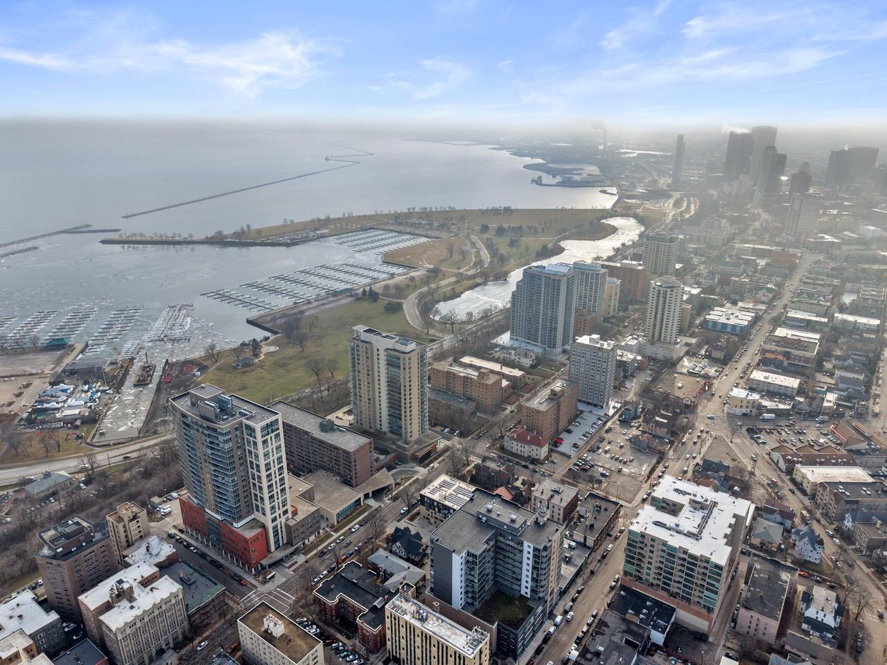 1920 North Farwell AVENUE 203