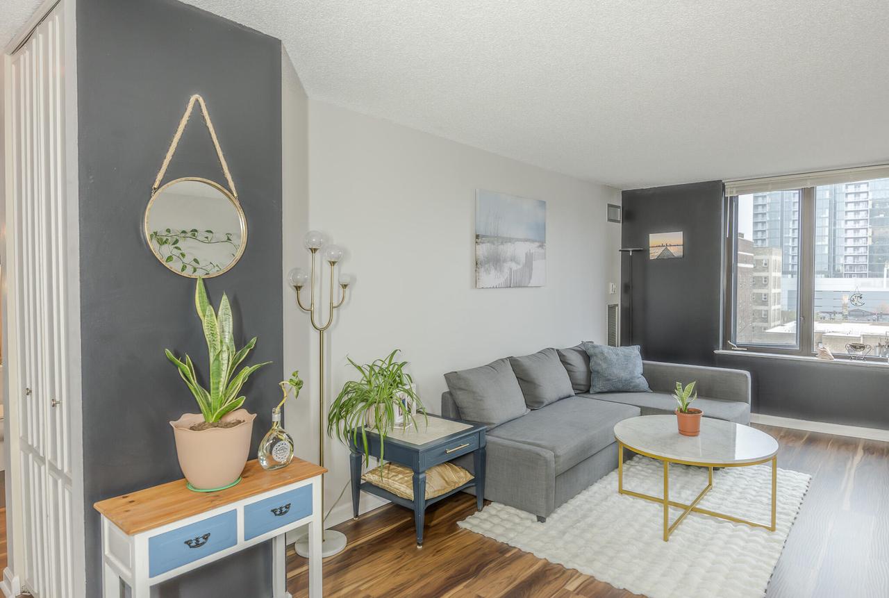 929 N Astor STREET 605