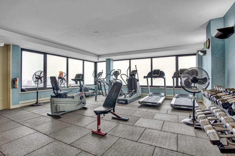 929 N Astor STREET 605