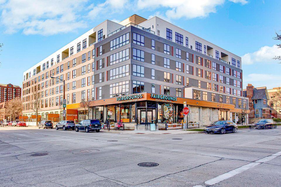 929 N Astor STREET 605