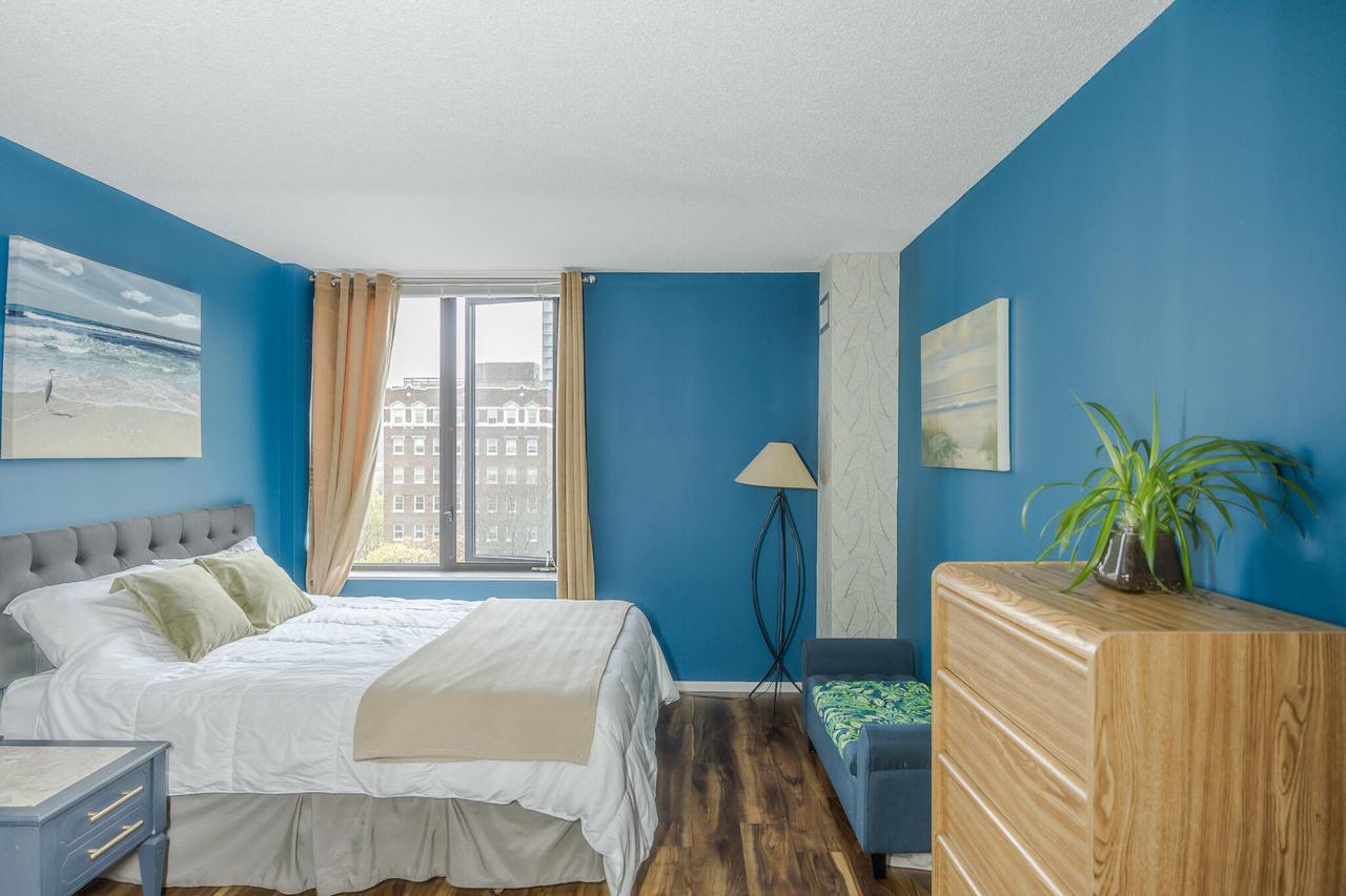 929 N Astor STREET 605
