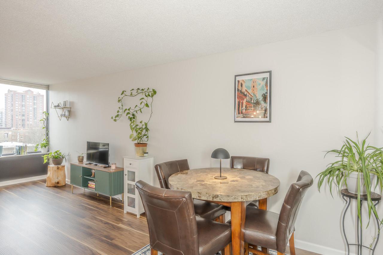 929 N Astor STREET 605