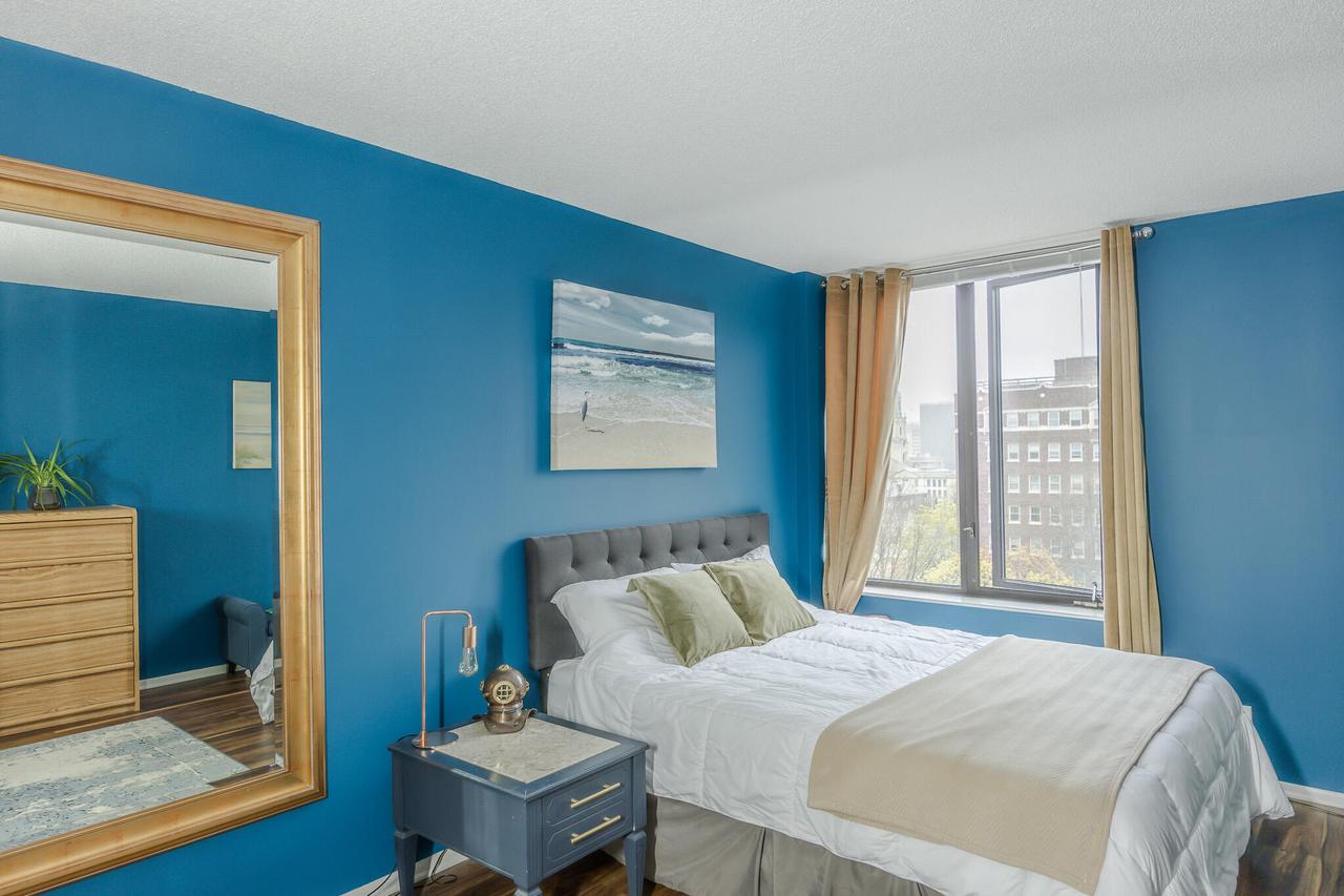 929 N Astor STREET 605