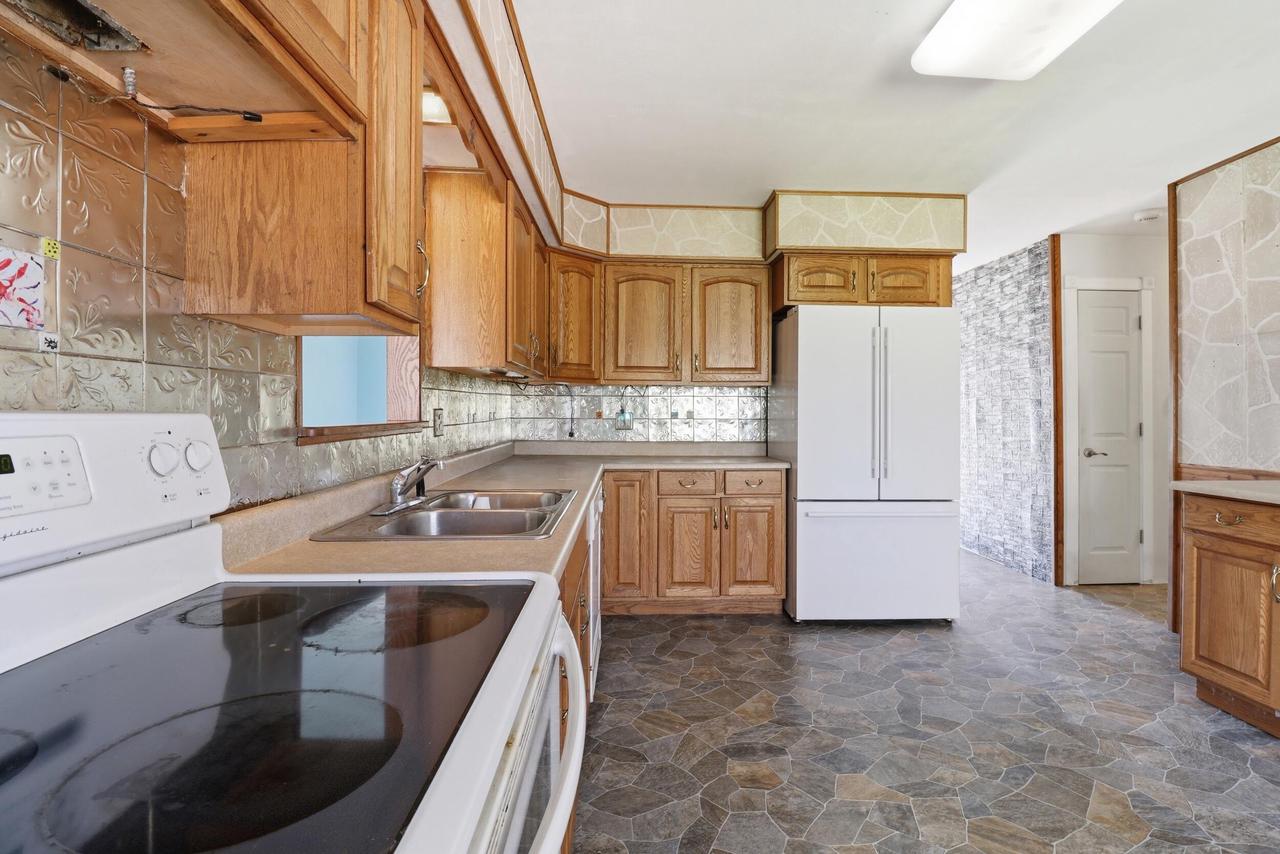 6731 South 111th STREET