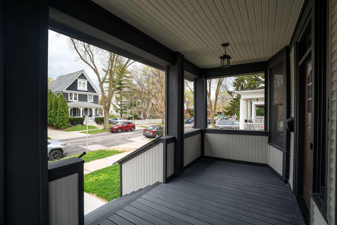 3247 North Marietta AVENUE