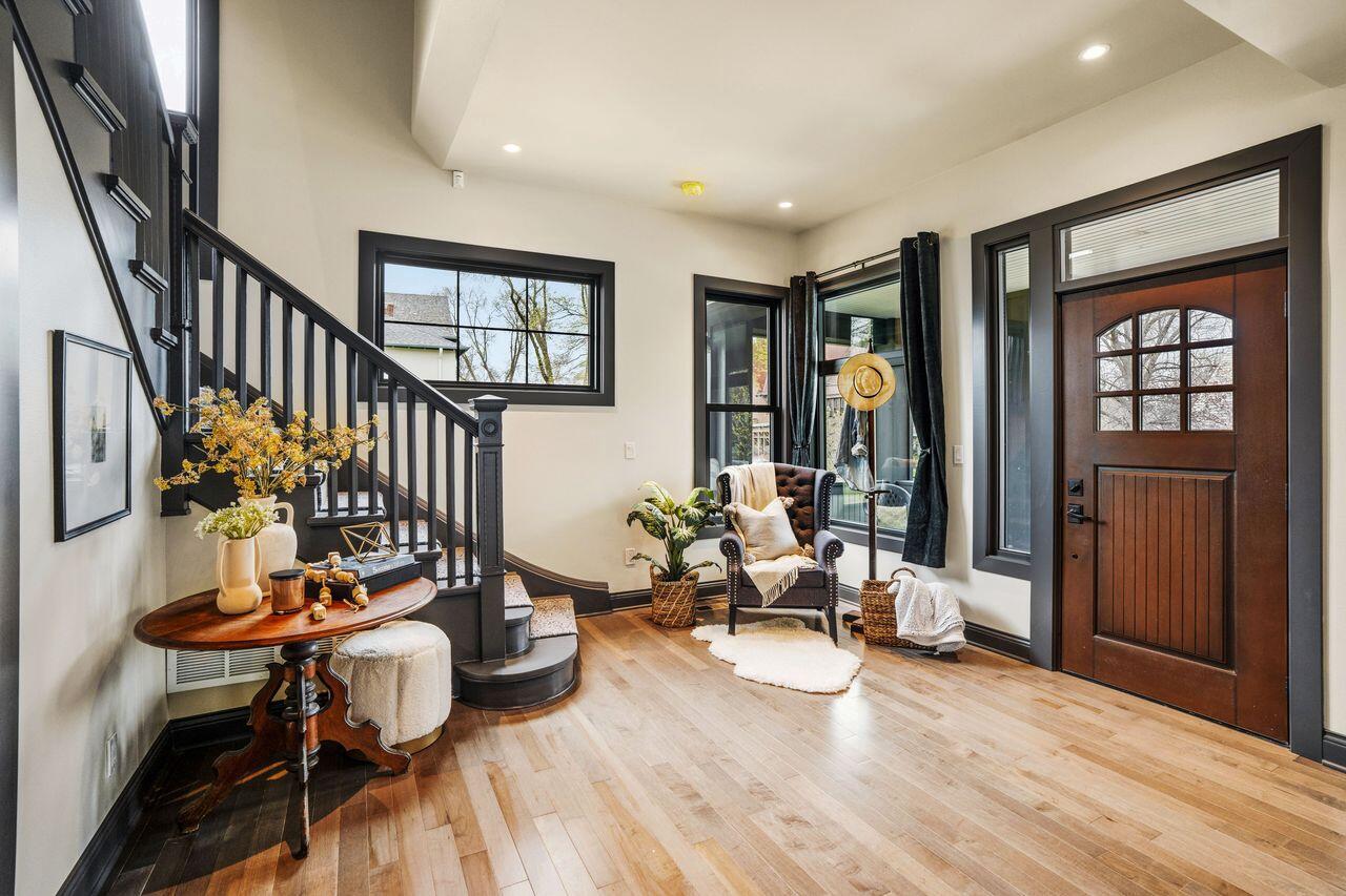 3247 North Marietta AVENUE