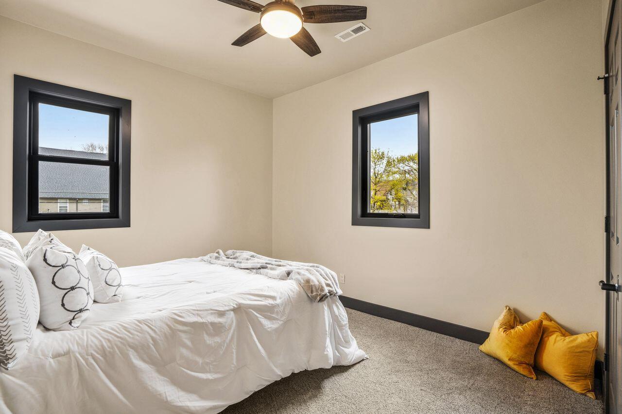 3247 North Marietta AVENUE