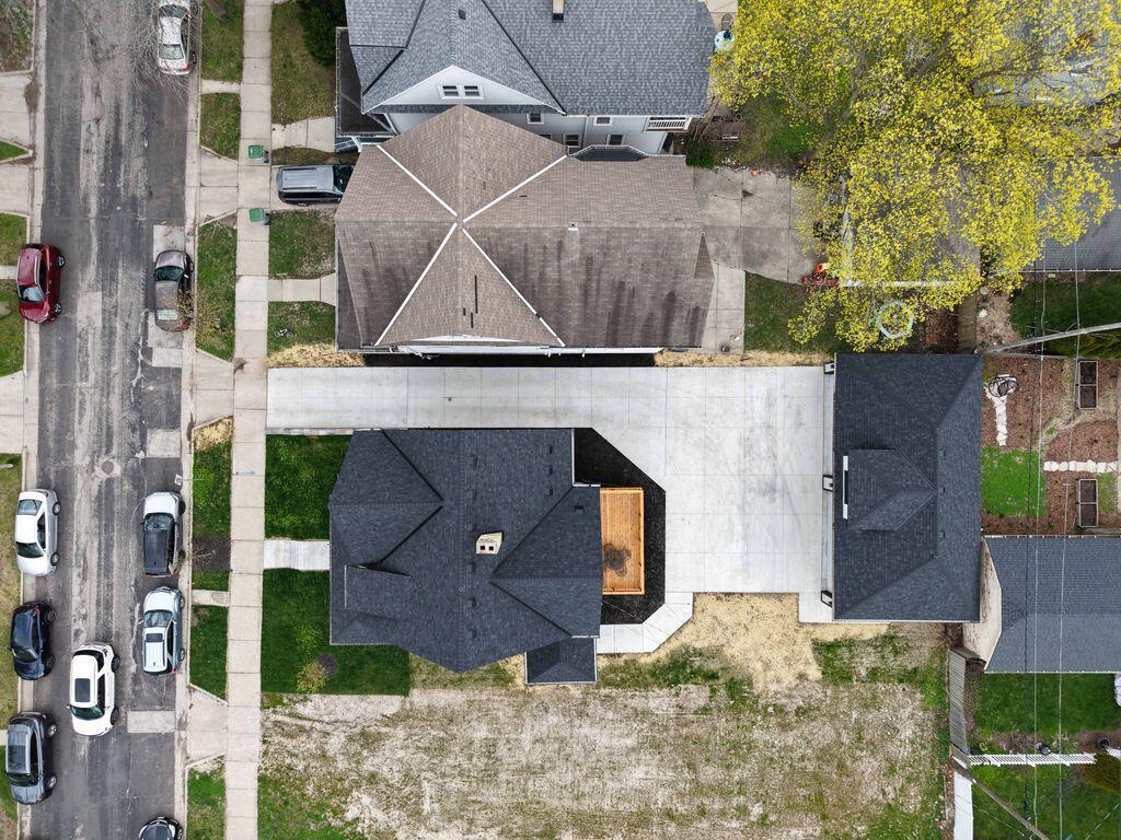 3247 North Marietta AVENUE