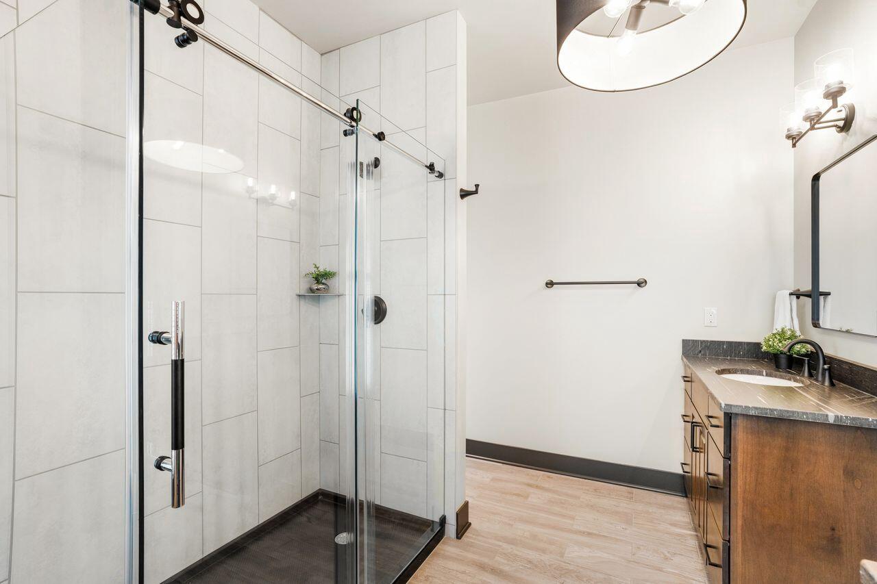 3247 North Marietta AVENUE