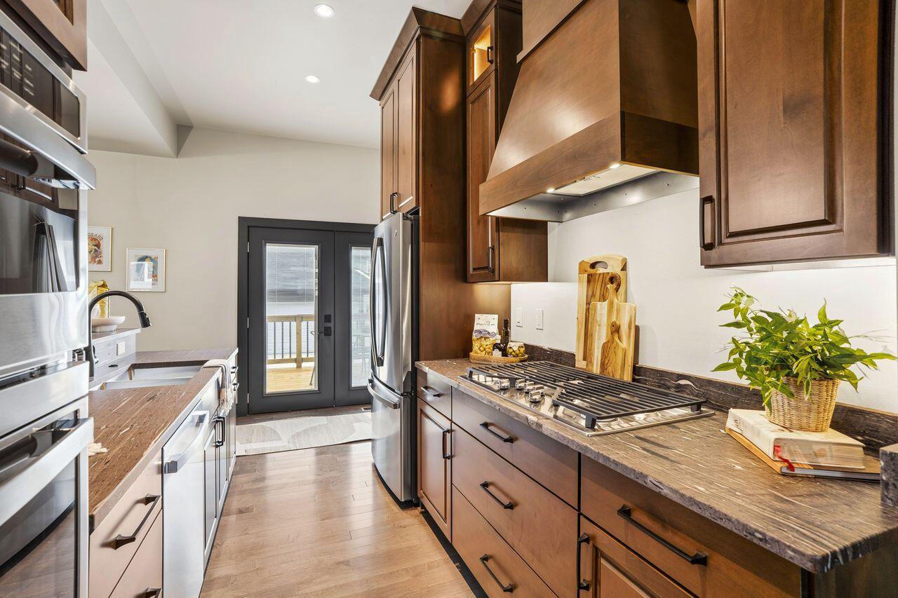 3247 North Marietta AVENUE