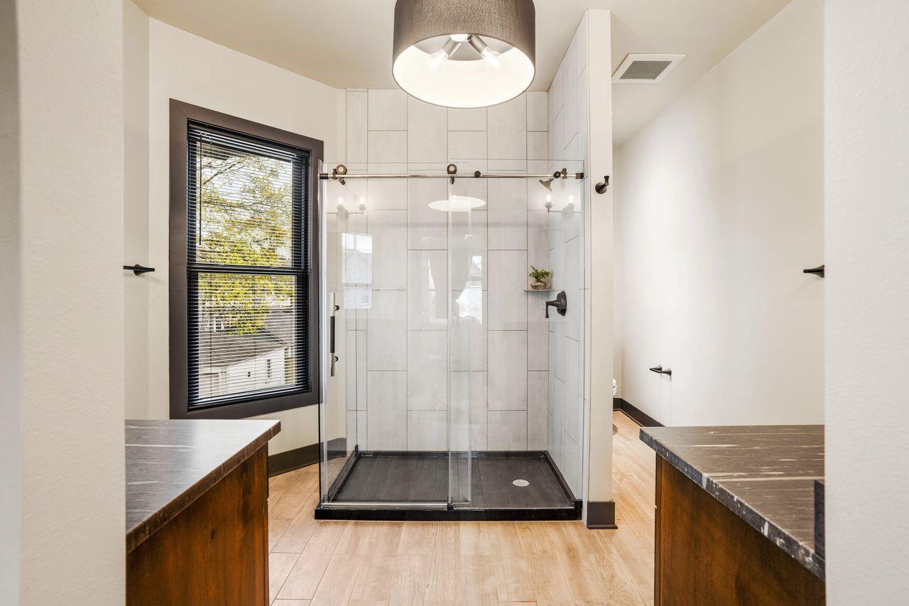 3247 North Marietta AVENUE