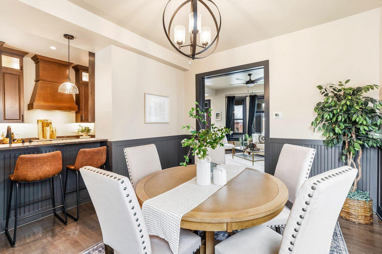 3247 North Marietta AVENUE