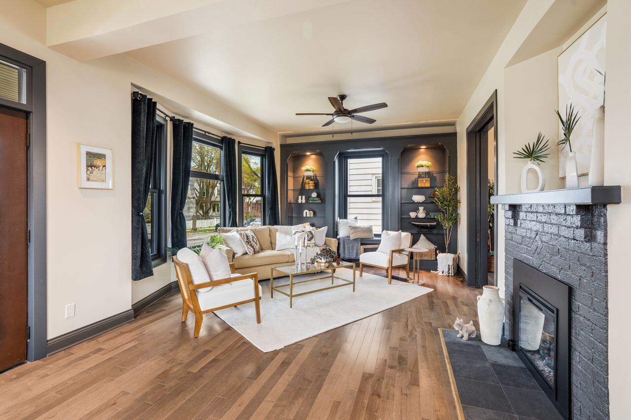 3247 North Marietta AVENUE