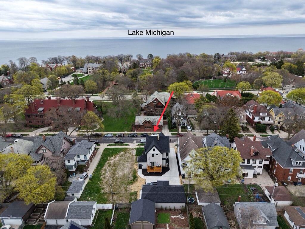 3247 North Marietta AVENUE