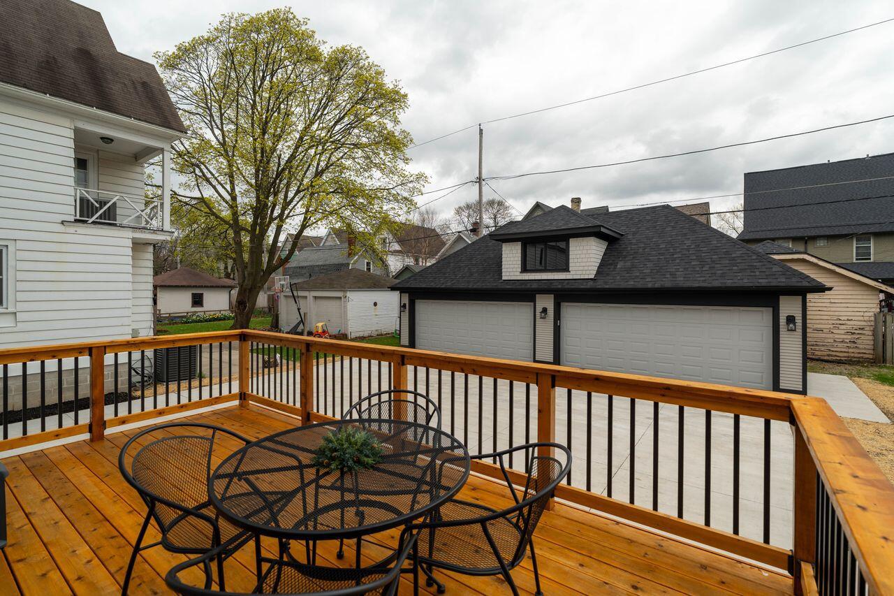 3247 North Marietta AVENUE