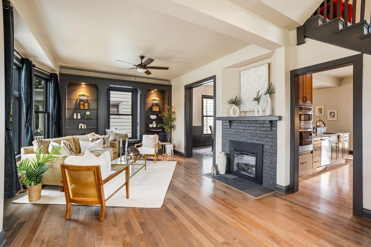 3247 North Marietta AVENUE