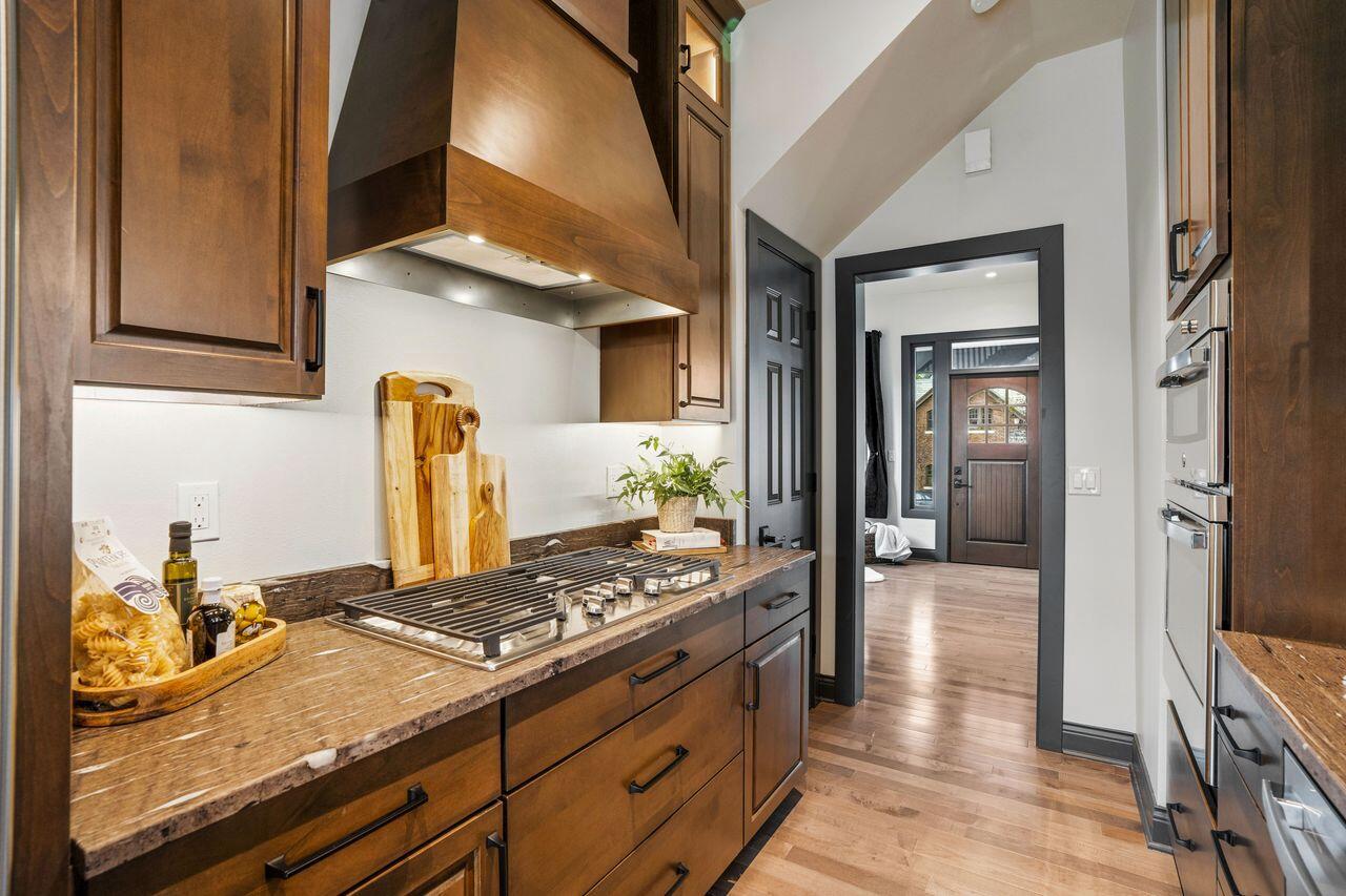 3247 North Marietta AVENUE