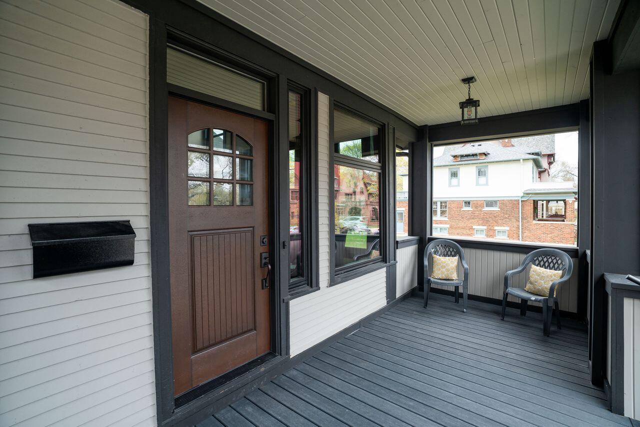 3247 North Marietta AVENUE