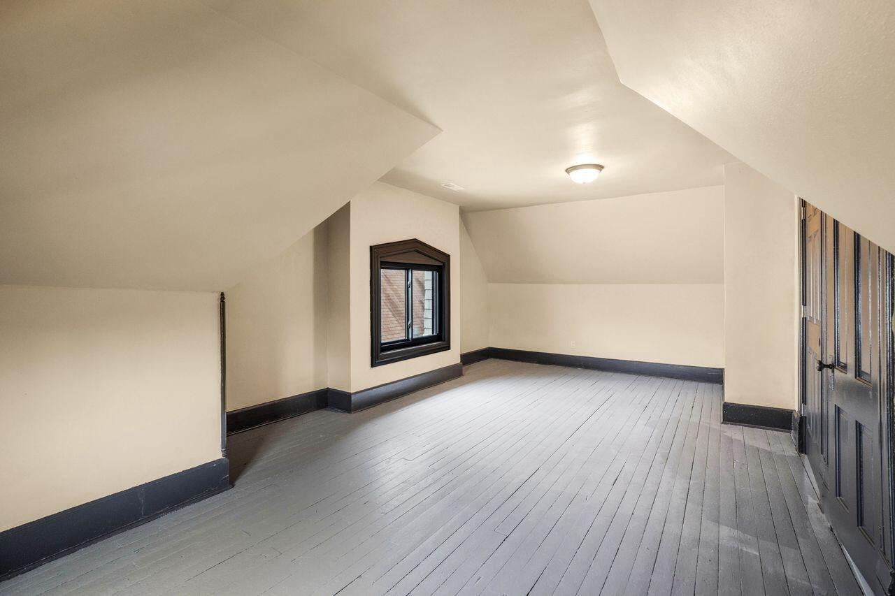 3247 North Marietta AVENUE