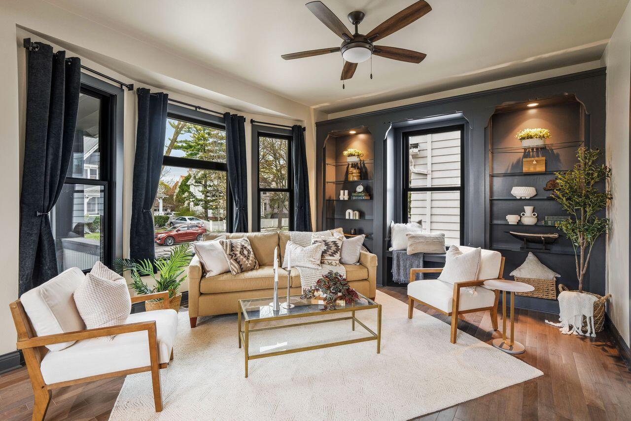 3247 North Marietta AVENUE