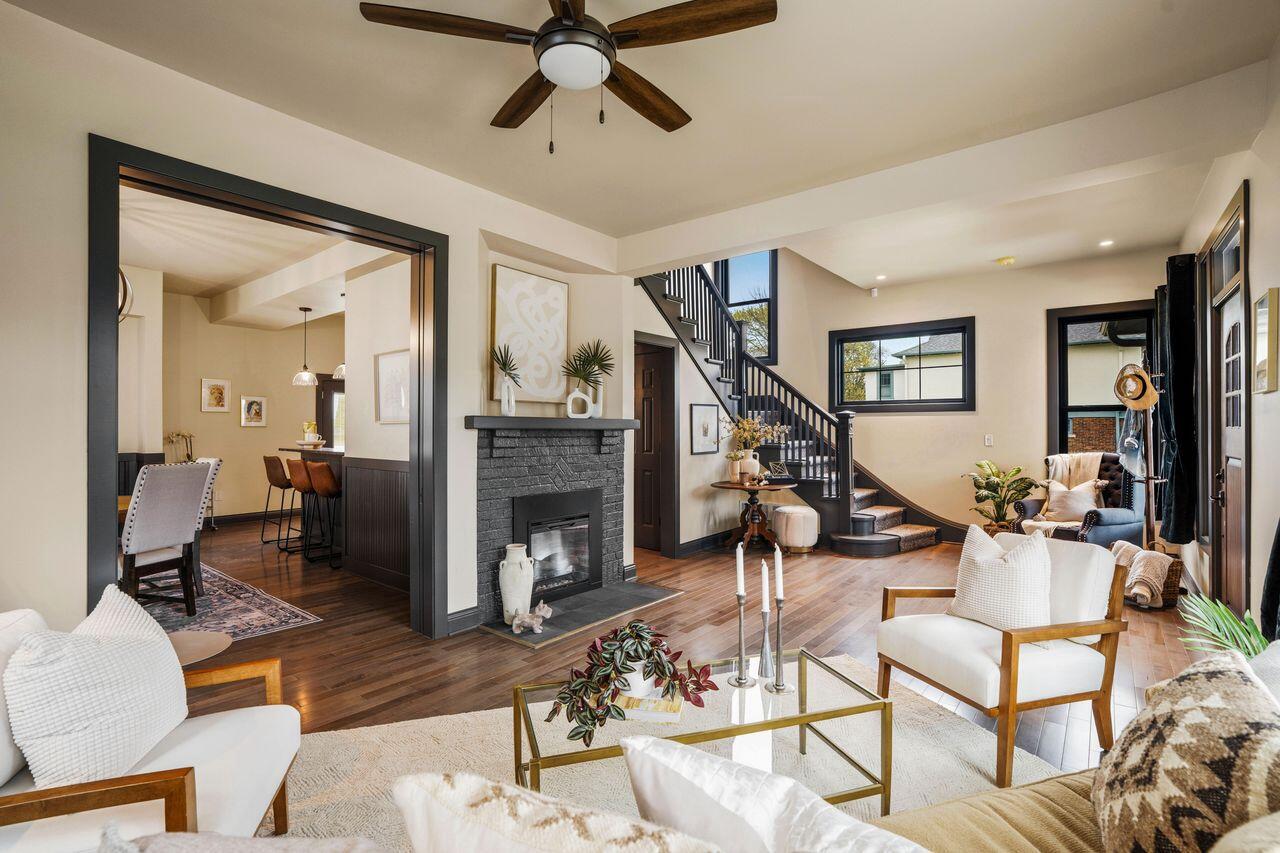 3247 North Marietta AVENUE