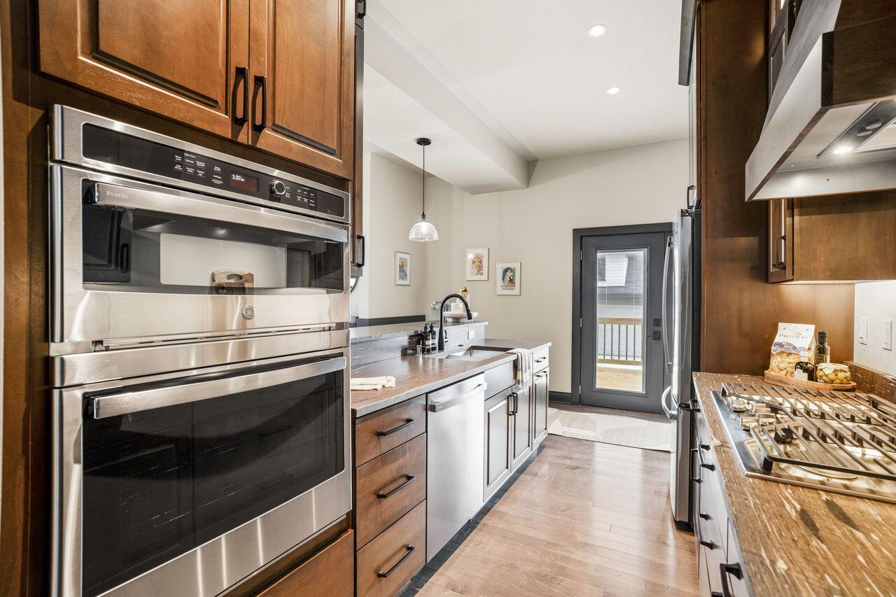 3247 North Marietta AVENUE