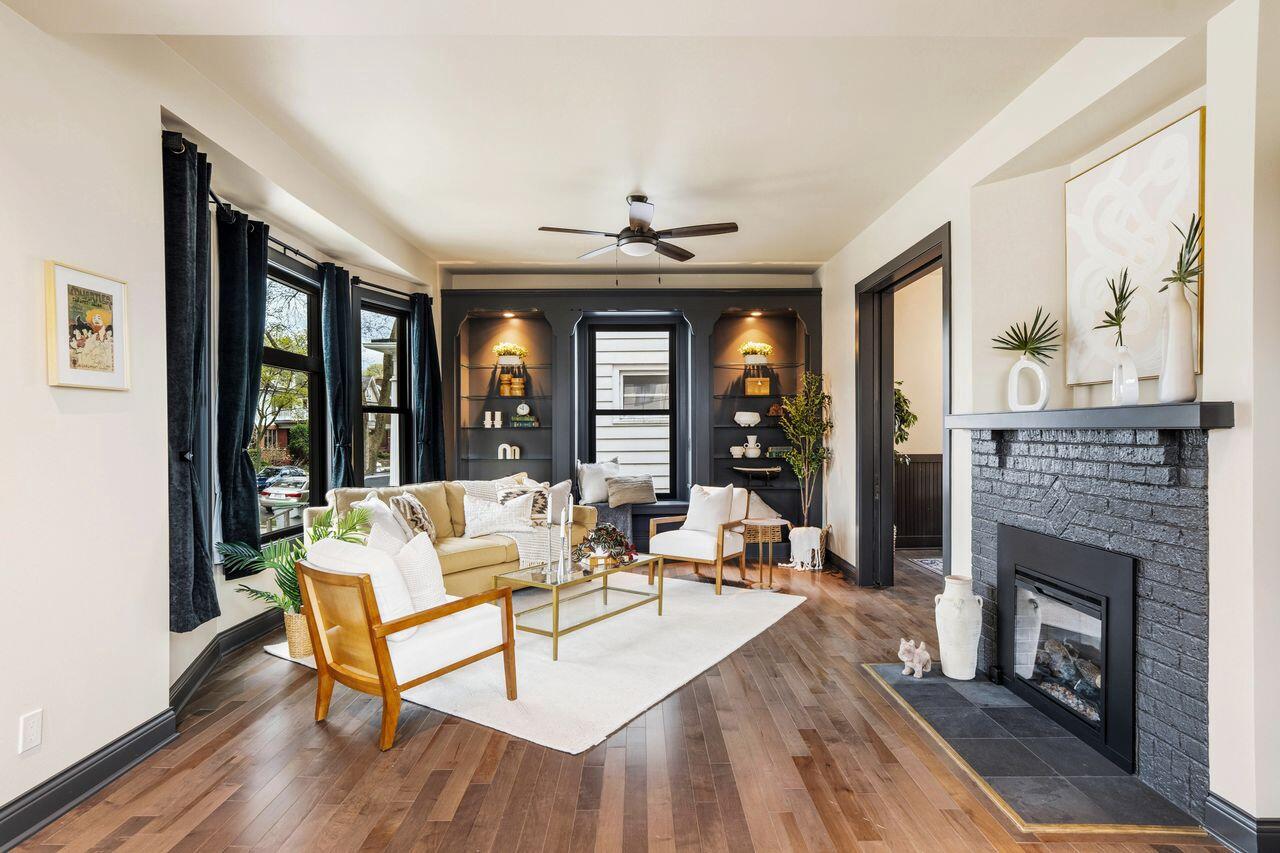 3247 North Marietta AVENUE