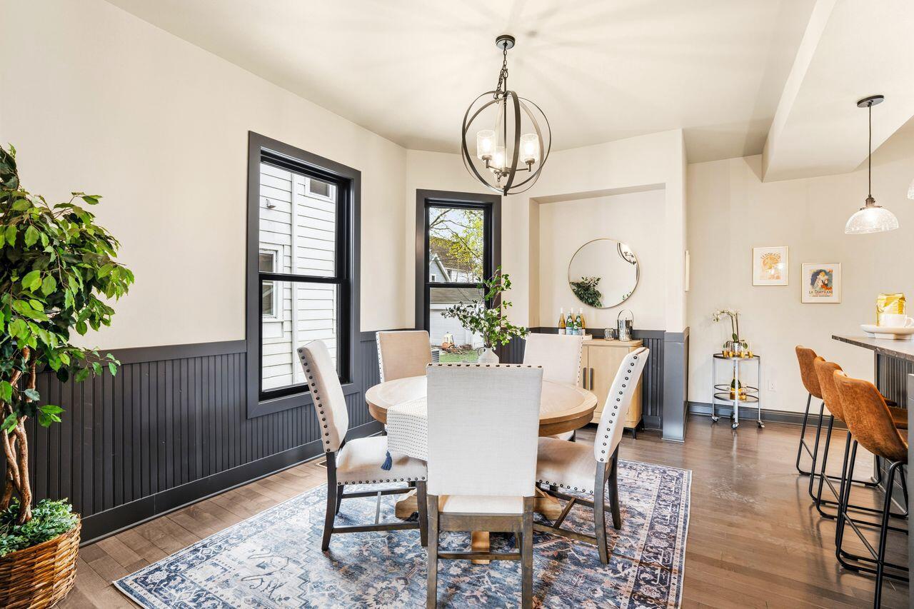 3247 North Marietta AVENUE