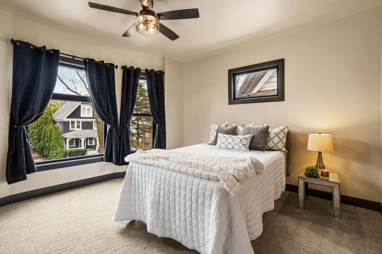 3247 North Marietta AVENUE