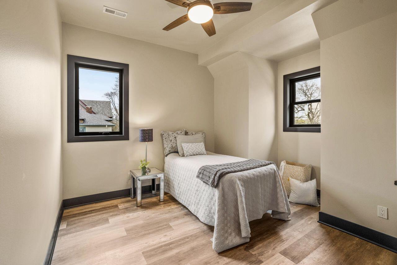 3247 North Marietta AVENUE