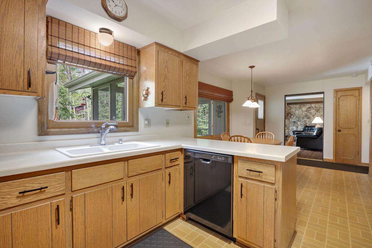 S54W23631 Maple Hill COURT
