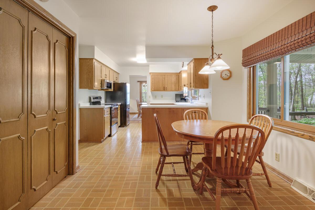 S54W23631 Maple Hill COURT
