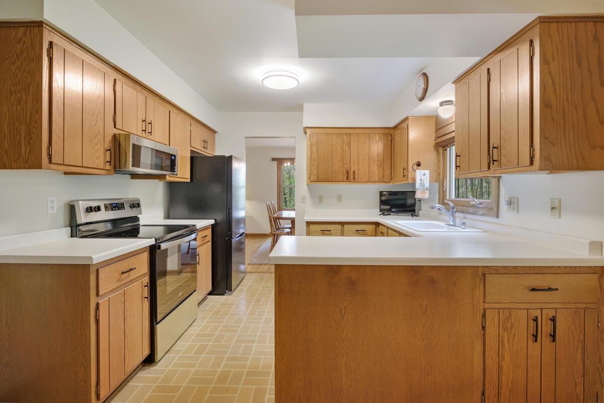 S54W23631 Maple Hill COURT