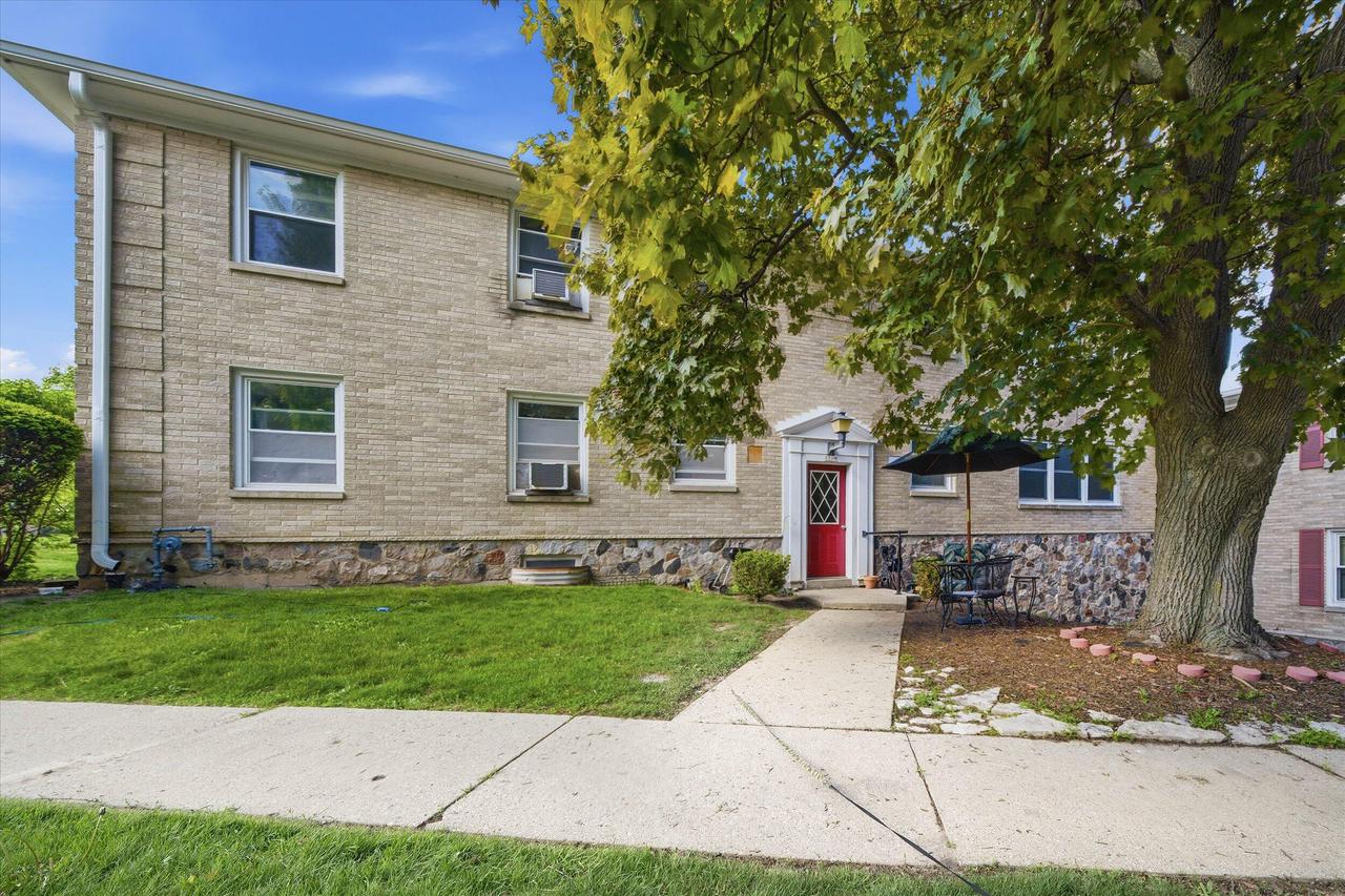1319 E Randolph COURT B