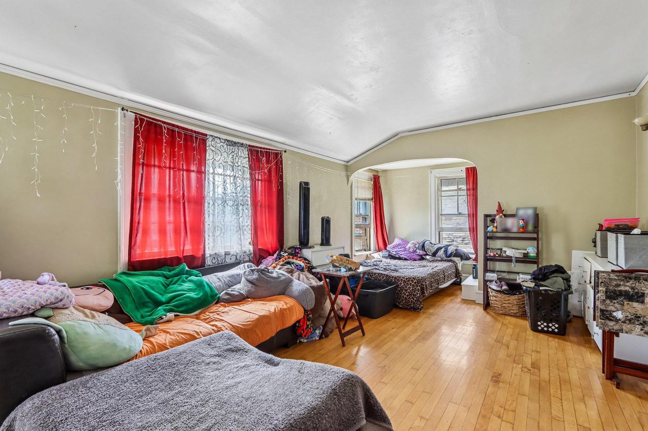 1571 S 74th STREET 1573