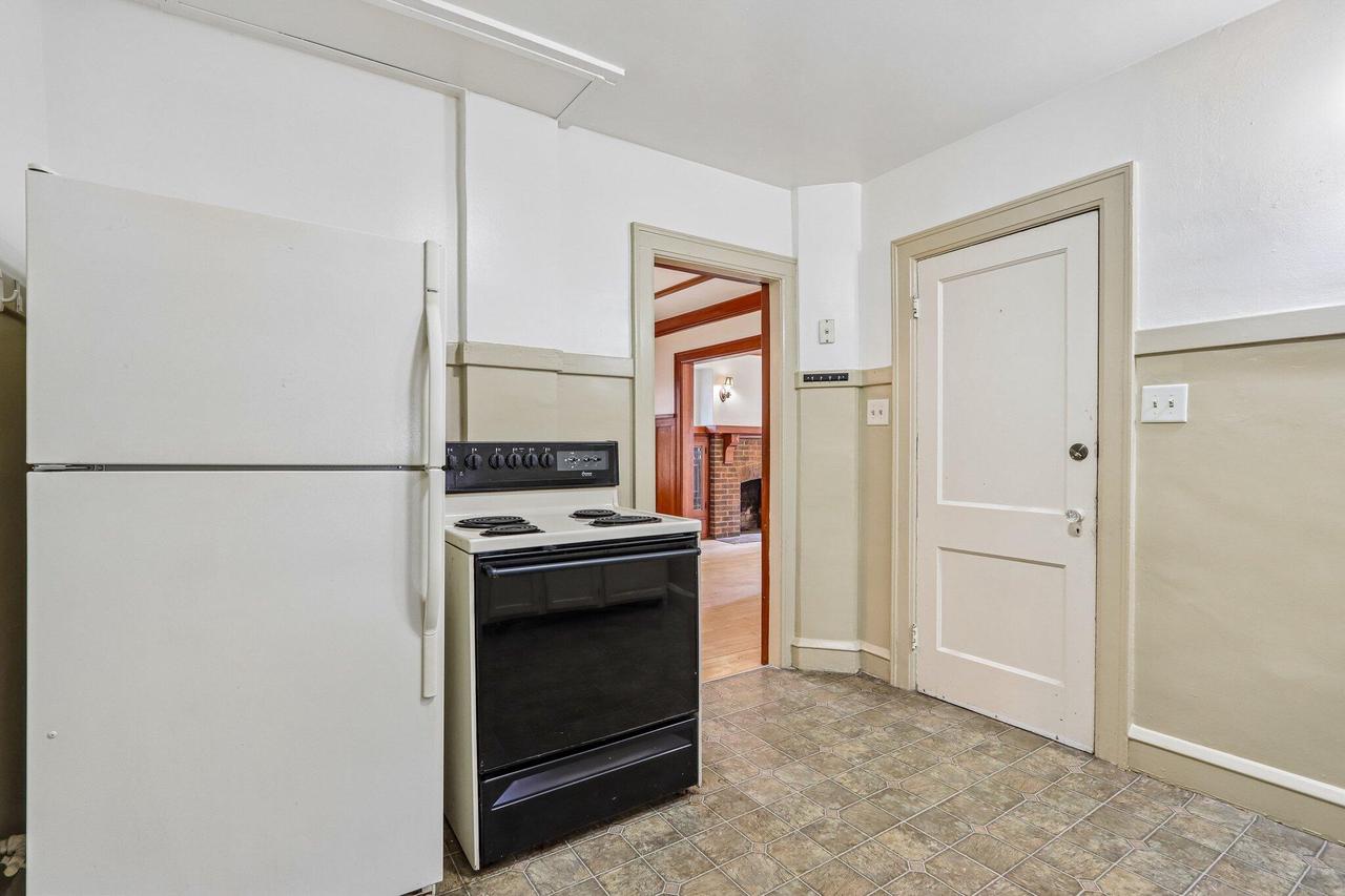 1571 S 74th STREET 1573